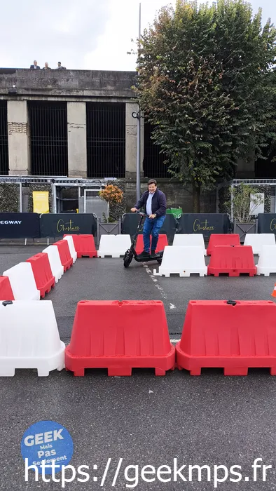 Présentation des nouvelles trottinettes électriques Segway ZT3 MAX et MAX G3 Pro 037